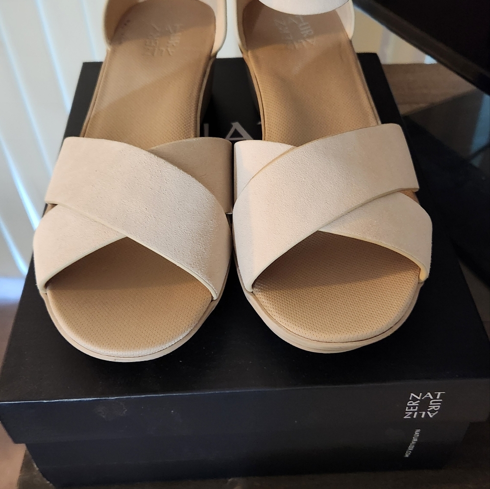 12wide Naturalizer Wedge Sandal